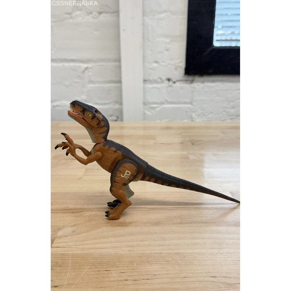 Jurassic Park‎ III Velociraptor Action Figure 2001 Dino-Damage JP03 Loose 8 Inch